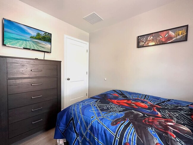 Building Photo - 421 Cabello Dr