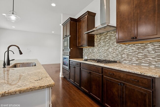 Building Photo - 1434 Somerset Pl