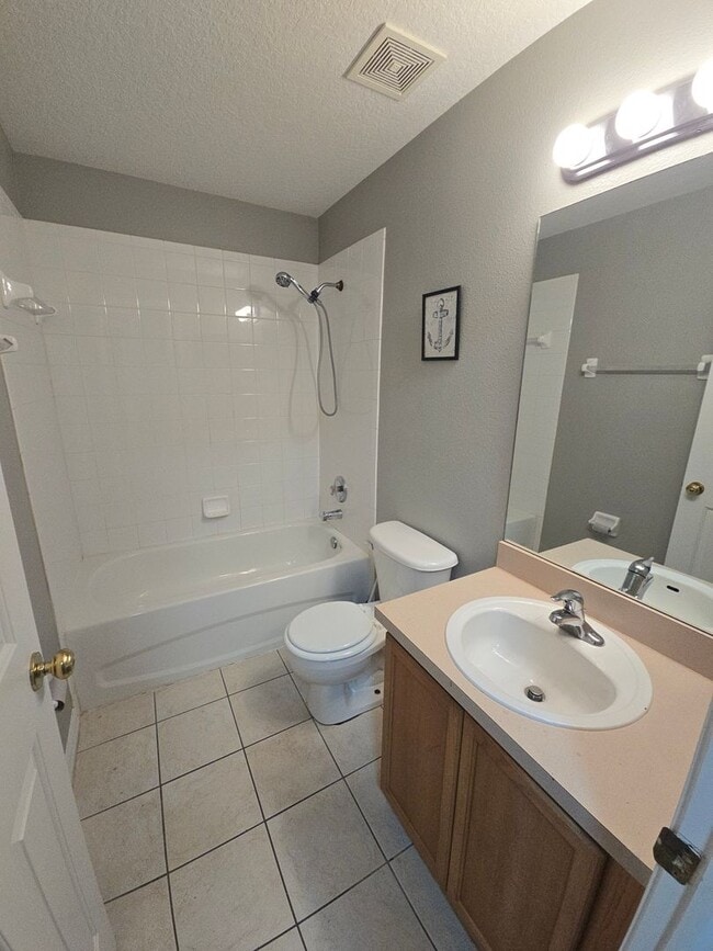 Building Photo - 3/3 Townhome In Valrico
