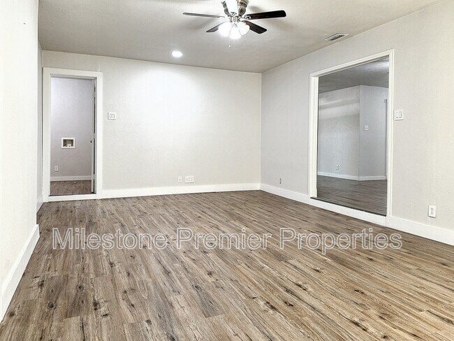 Building Photo - 218 Kansas St
