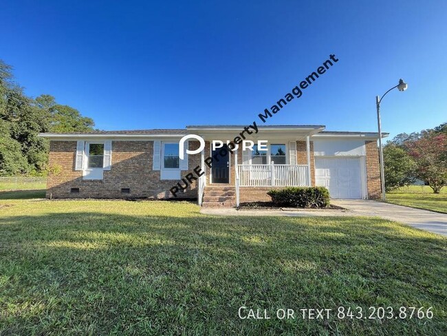 Primary Photo - Endearing Ranch Style Home with Sunroom !!