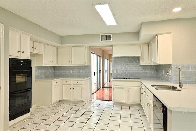 Building Photo - 3114 Hollow Creek Ct