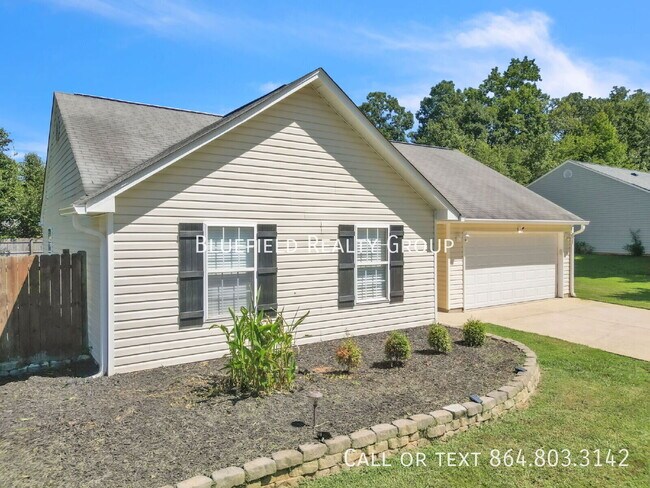 Building Photo - 106 Pine Needle Rd