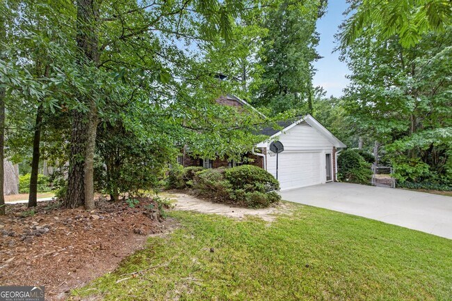 Building Photo - 4854 Springfield Dr
