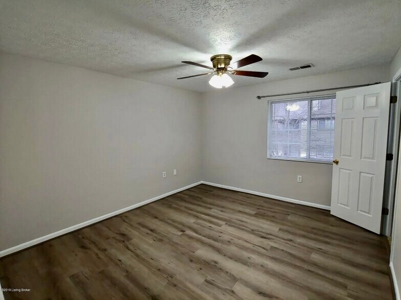 Building Photo - 10405 Trotters Pointe Dr
