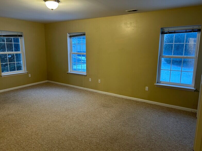 Building Photo - 2269 S Main St