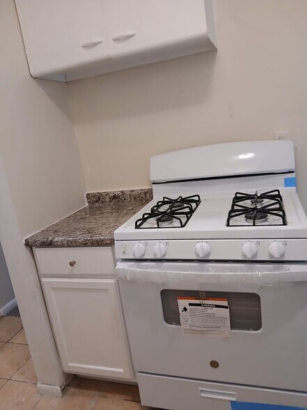 Building Photo - 1950 Nelawood Rd