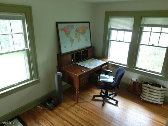 Building Photo - 3 br, 1 bath Townhome - 182 W Como Ave