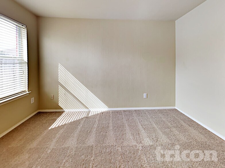 Building Photo - 7228 Retriever Ln