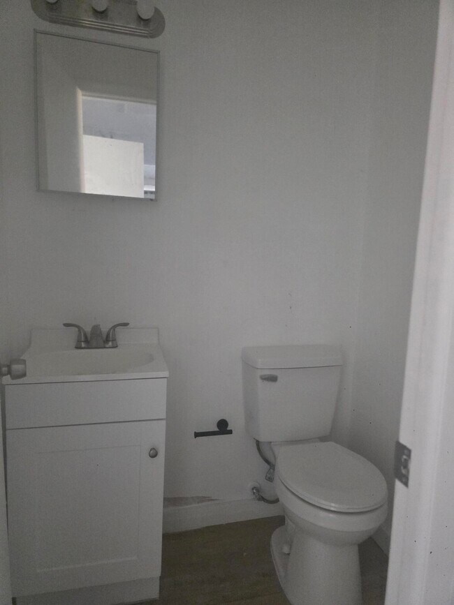 Building Photo - 1243 Kinglet Terrace