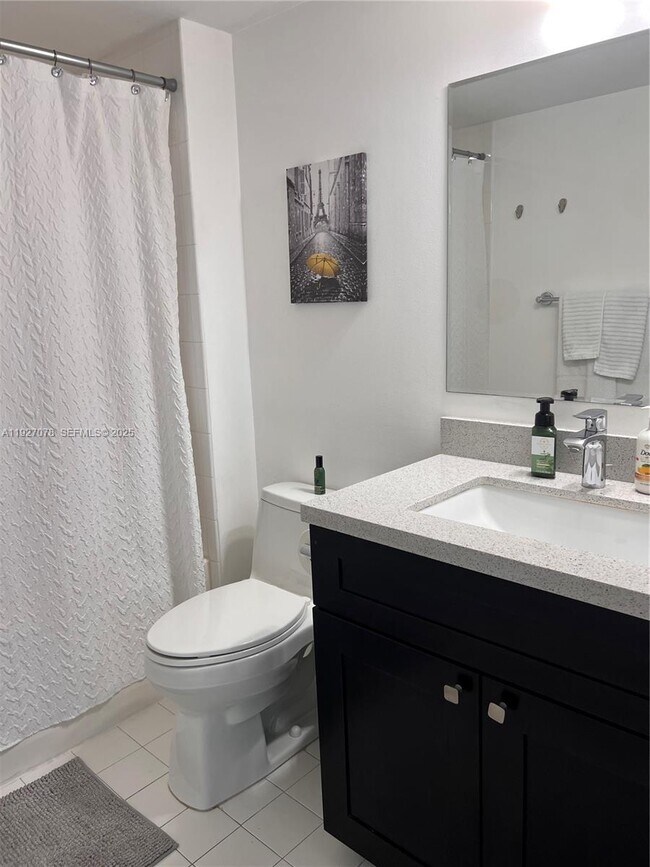 Building Photo - 1155 Brickell Bay Dr