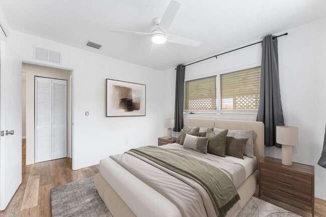 Building Photo - 4780 NE 8th Terrace