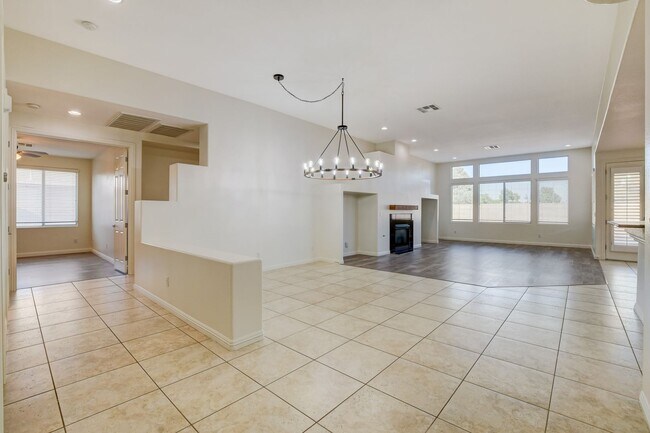 Building Photo - Single Family Home on 20k SQFT Lot in Gated Community
