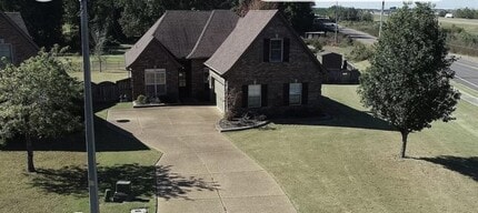 Building Photo - 763 Fairway Pointe Cove W