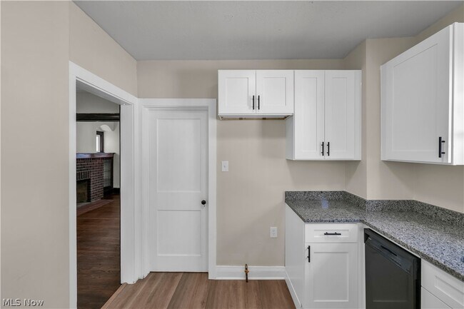 Building Photo - 8505 Bancroft Ave