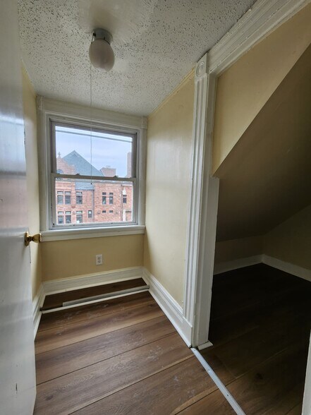 Building Photo - 170 Sherman Ave