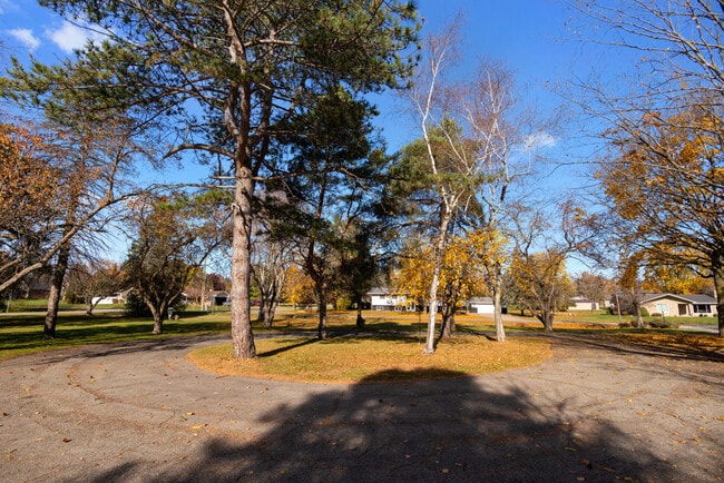 Building Photo - 4105 Riverview Dr