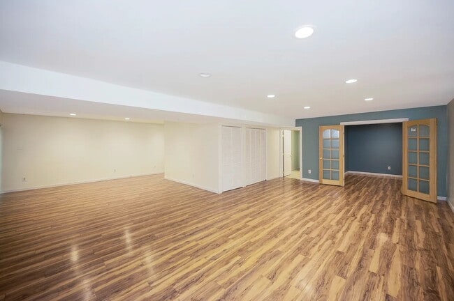 Building Photo - 3101 Titanic Dr