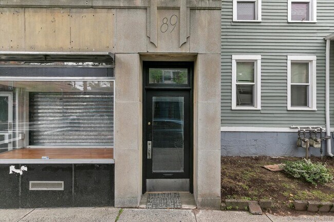 Building Photo - 89 Howe St