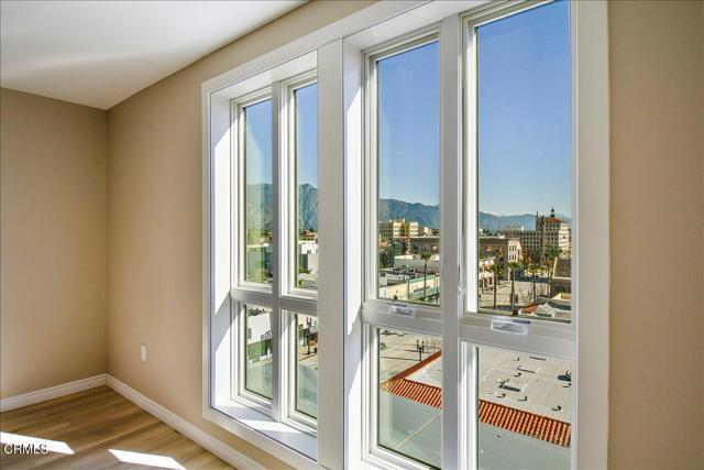 Building Photo - 39 N Los Robles Ave