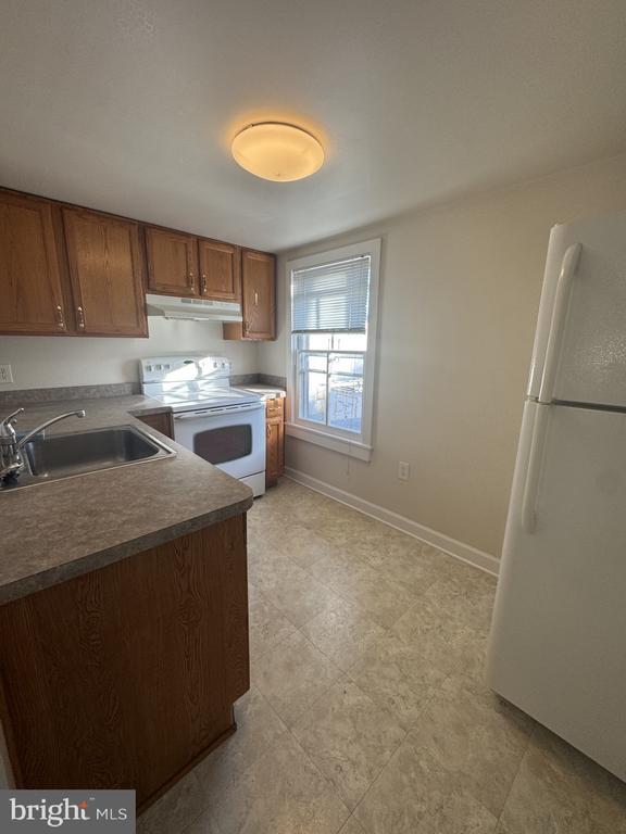 Building Photo - 412 Goldsborough St