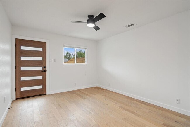 Building Photo - 4904 Hawk Cove