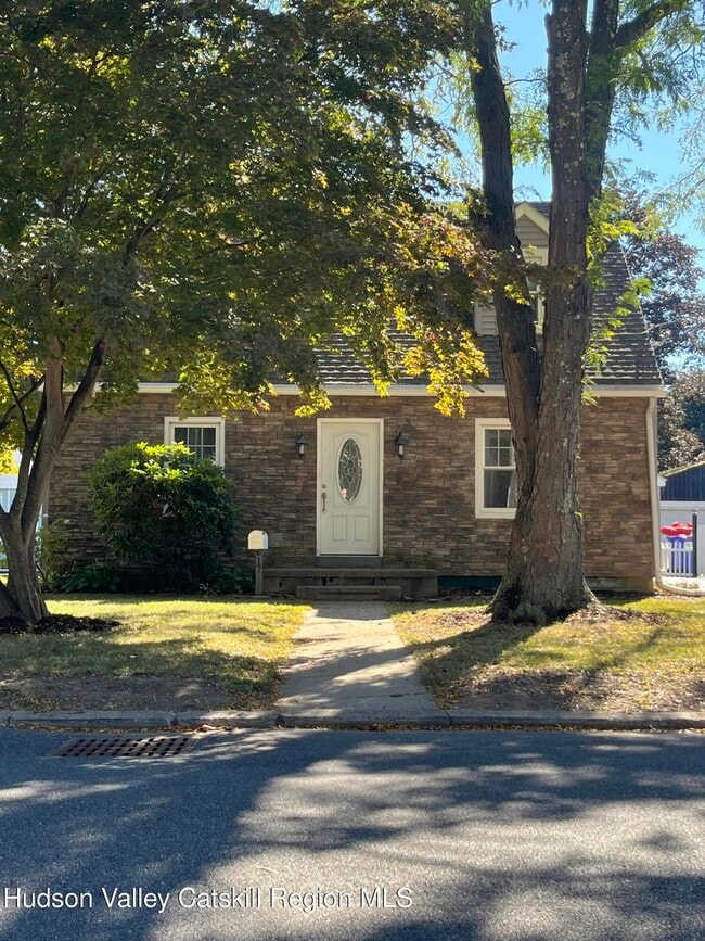 Building Photo - 17 Landon Ave