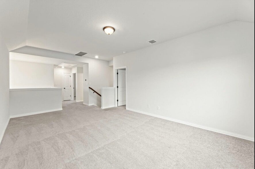 Building Photo - 627 Cold Riv Run