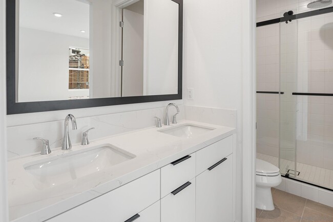 Building Photo - 2714 Everly Dr