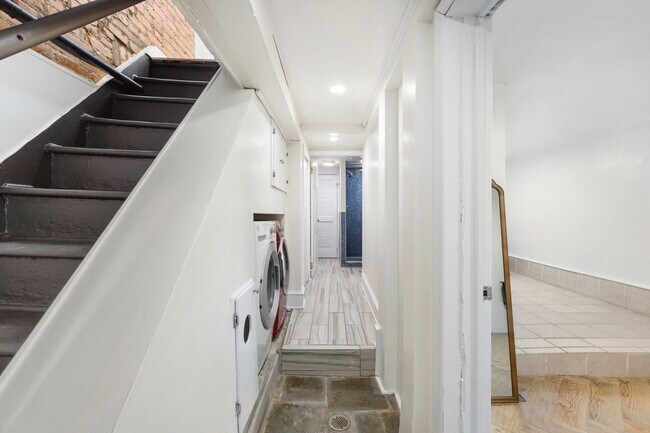 Building Photo - 302 4th St