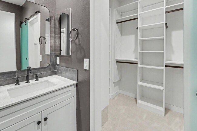 Building Photo - 1109 Makena Wy.