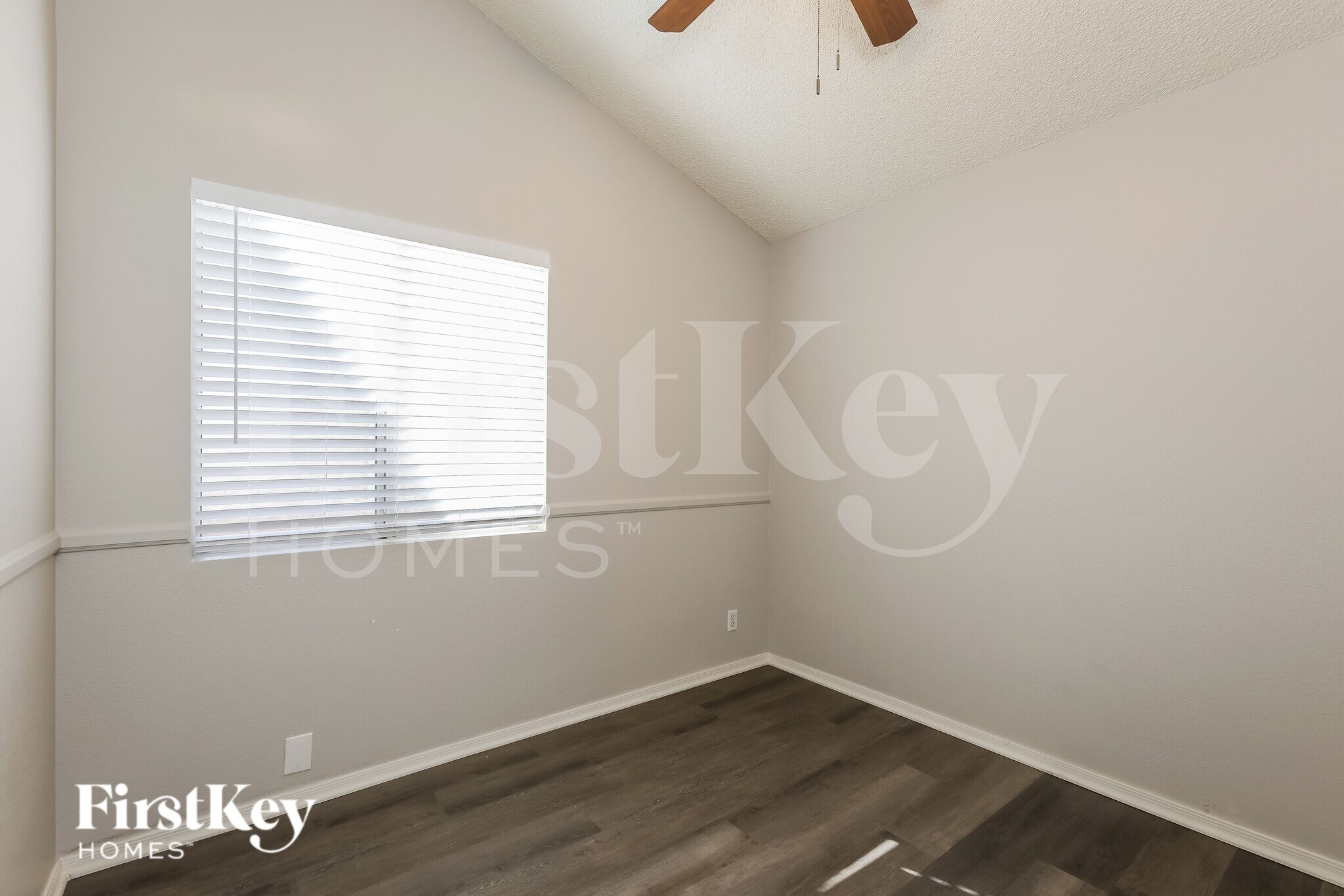 Building Photo - 5039 W Chicago Cir S