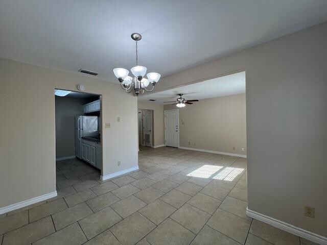 Building Photo - 2720 Camelot Dr