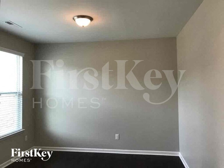 Building Photo - 6022 Durango Way