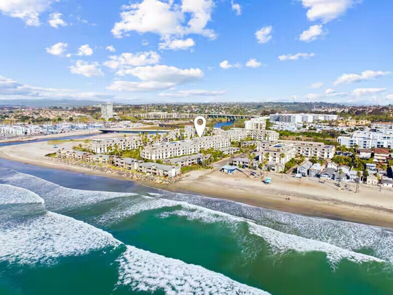 Building Photo - 999 N Pacific St