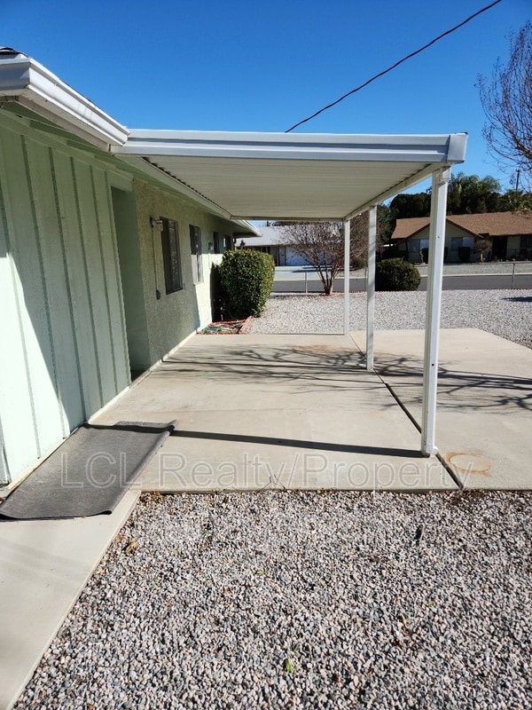 Building Photo - 26787 Oakmont Dr