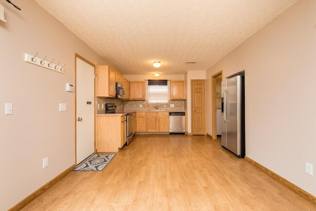 Building Photo - 5975 Pennington Creek Dr