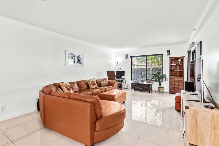 Building Photo - 1665 Cabot Ln