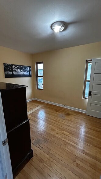 Building Photo - 2728 N Mulligan Ave