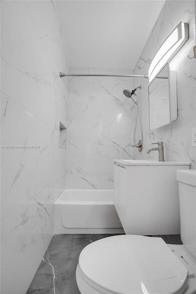 Building Photo - 10440 SW 126th Ave