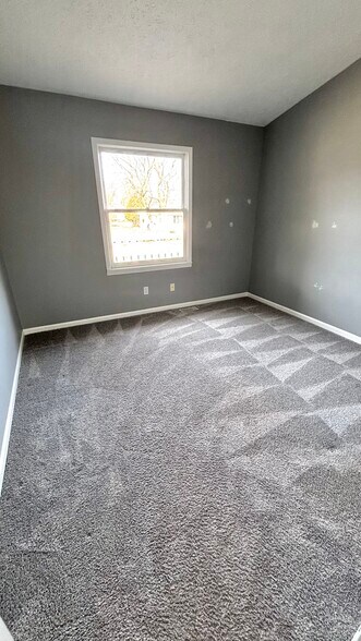 Building Photo - 3420 Parkwood Dr