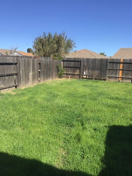 Building Photo - 1963 Bonavista Way