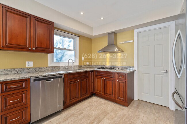 Building Photo - 2511 Kitmore Ln