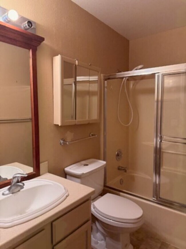 Building Photo - Home in Hayden