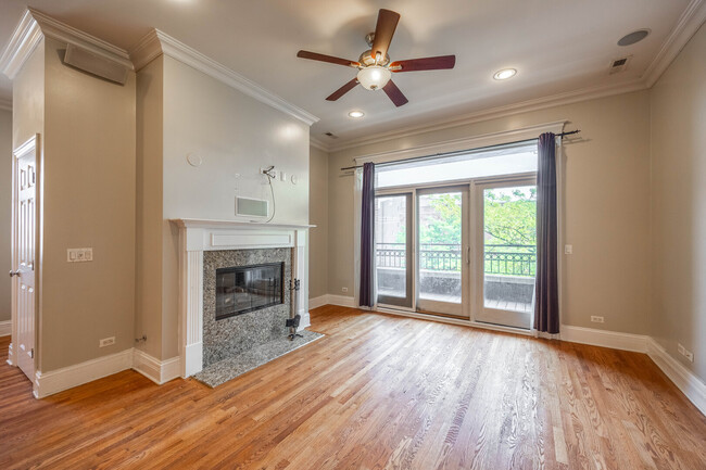 Building Photo - 2358 N Damen Ave