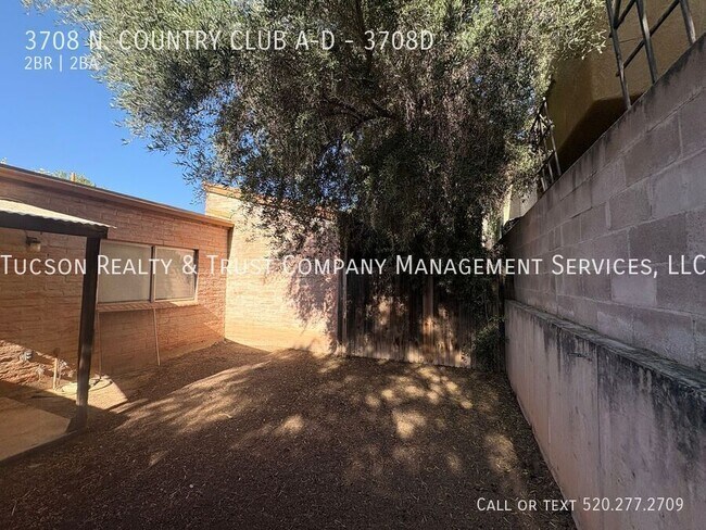 Building Photo - 3708 N Country Club Rd