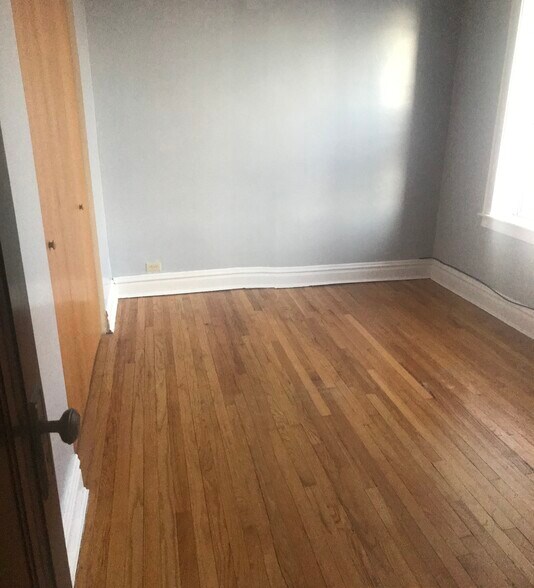 Bedroom 1 - 5201 N Latrobe Ave