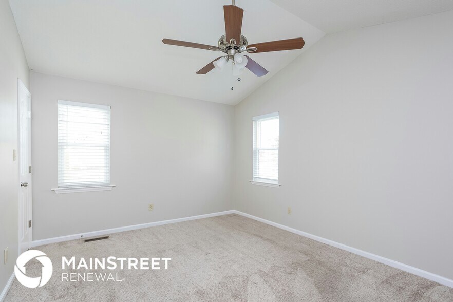 Building Photo - 2300 Carthage Cir