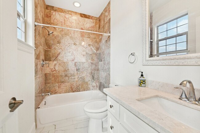 Building Photo - 5636 Kiam St