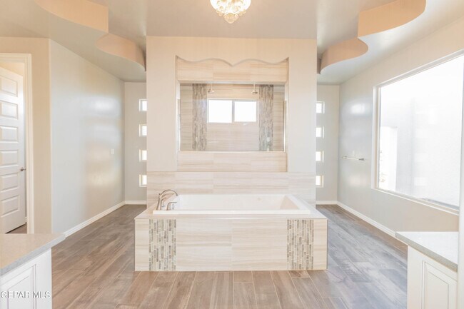 Building Photo - 864 Lemington St